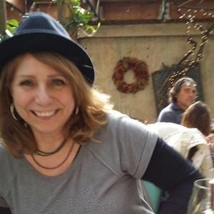 Meet your Posher, Carmela